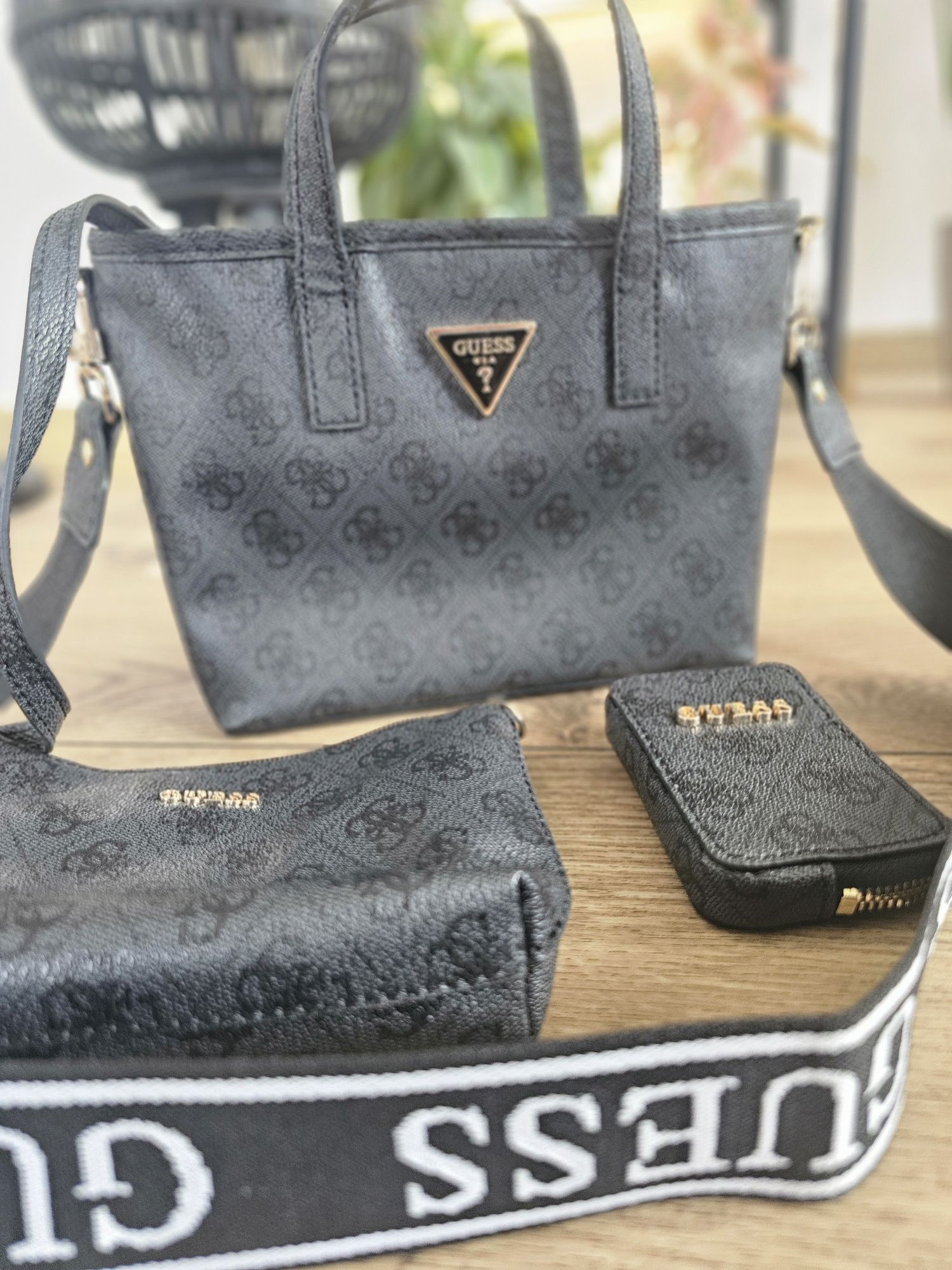 Zestaw torebek Guess Latona mini