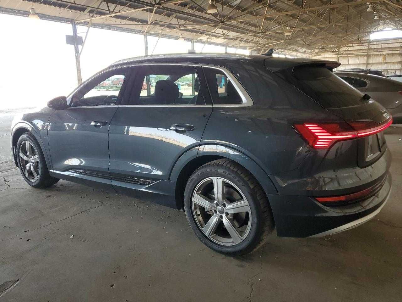 Audi E-Tron Prestige 2019)