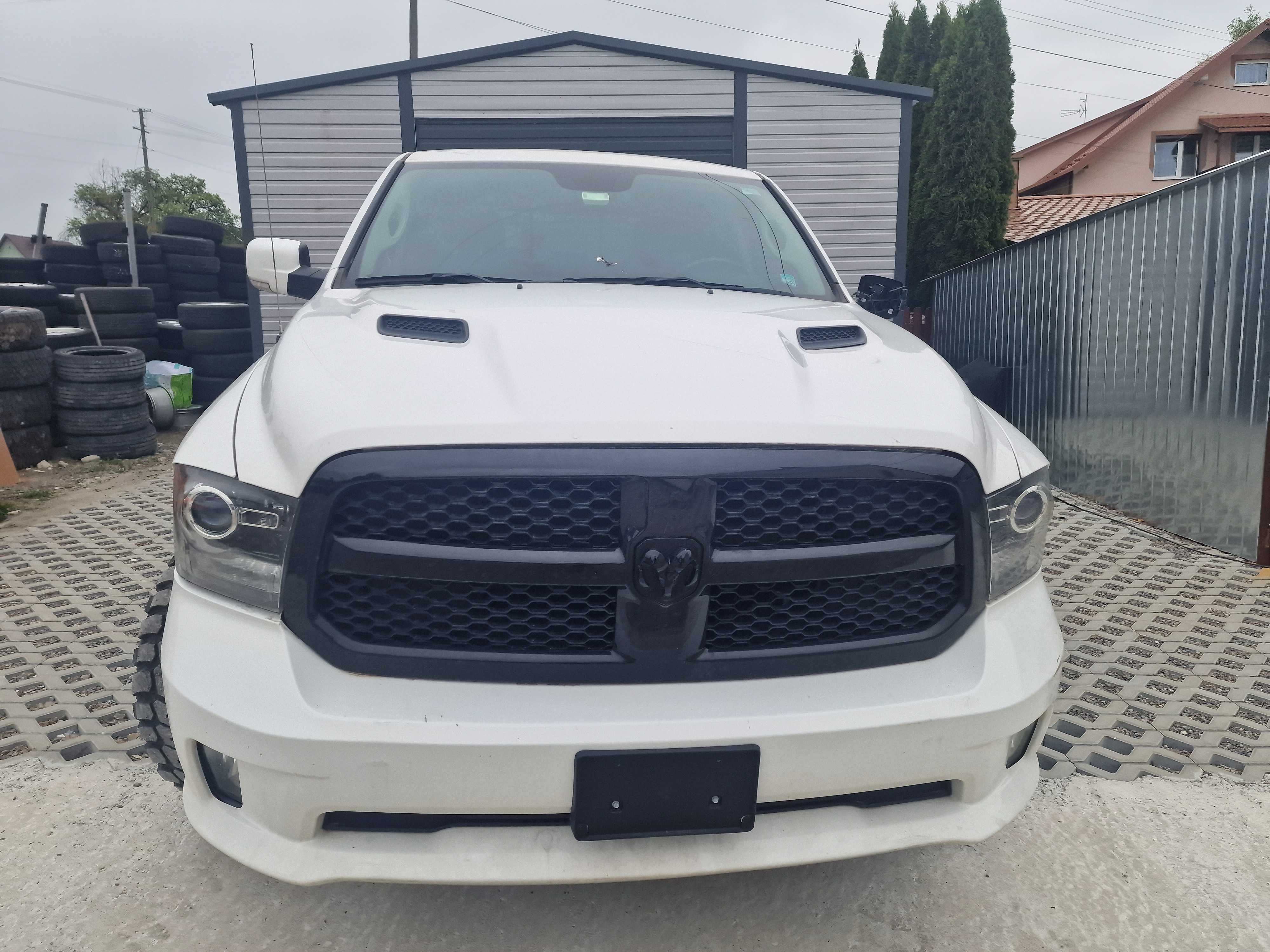 Ram 1500 sport  black night edition 2017 5.7 hemi  lift 4x4