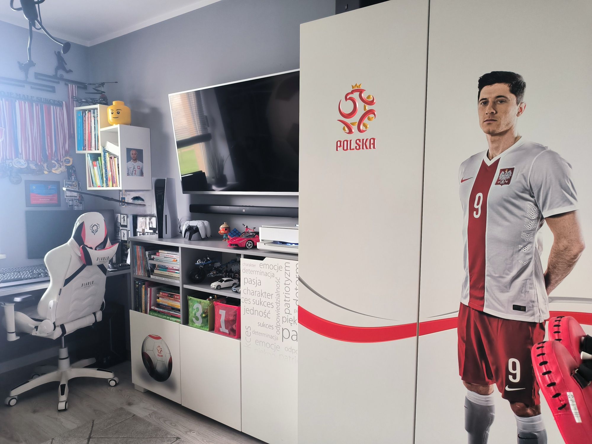 Meble Meblik Kadra Polski Robert Lewandowski + łóżko