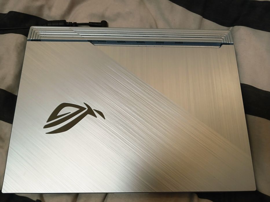 Продам Игровой ноутбук  Asus Rog strix G15