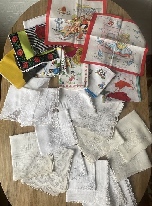 Колекційні носові хустинки. Носовые платки в ассортименте.