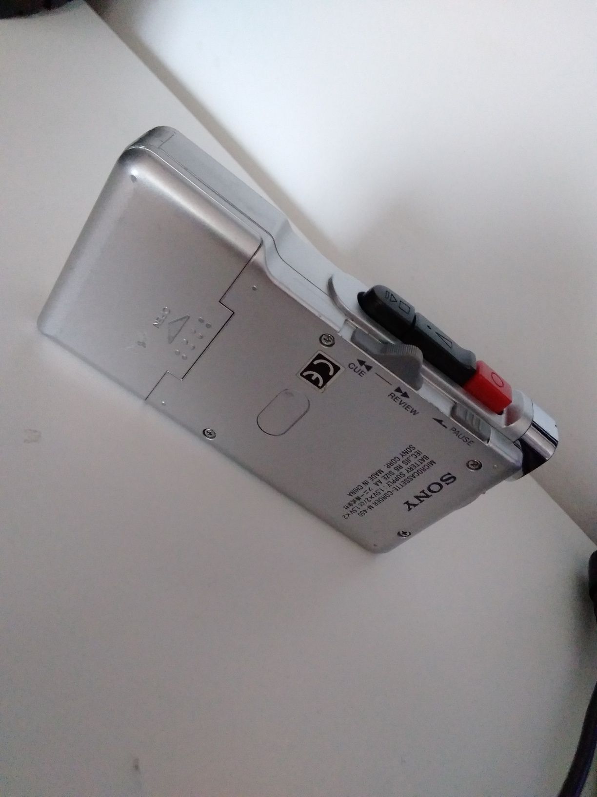 Sony Gravador Microcassete M-455, a funcionar (de jornalista) a pilhas