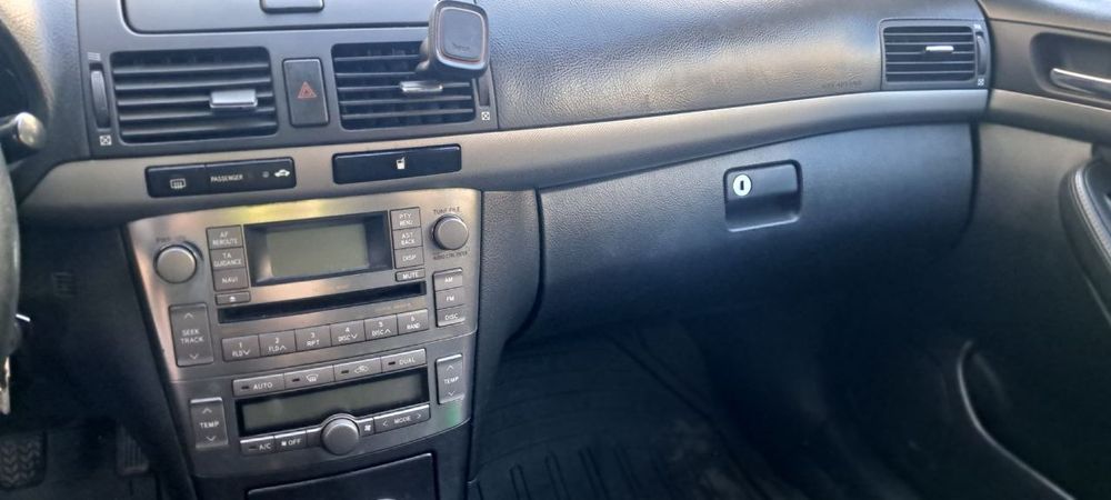 Продам Toyota Avensis