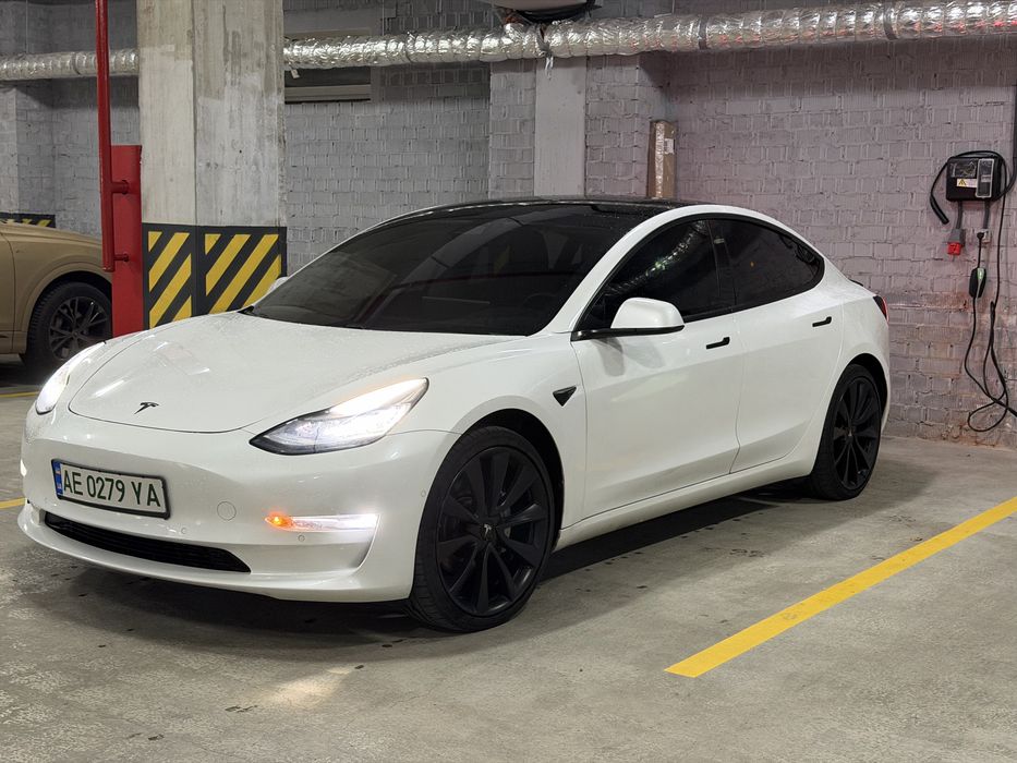 Tesla model 3 dual motor