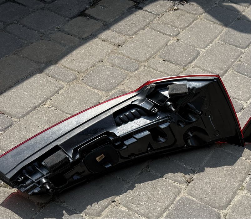 Задній правий ліхтар Audi Q5 2018 USA (80A945094A)