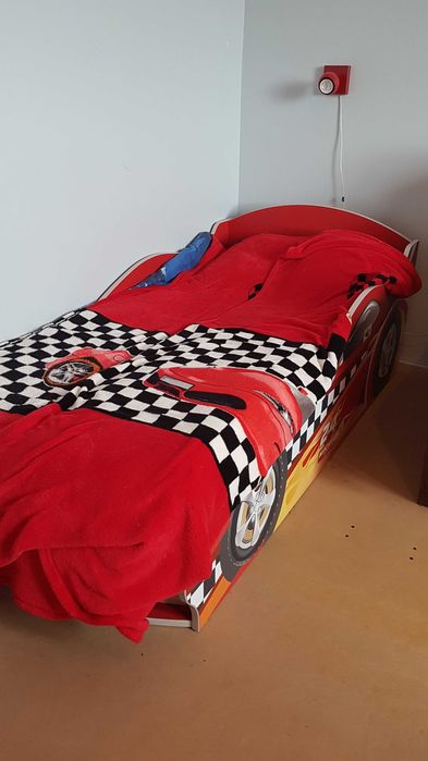 Продам комплект мебелі для хлопчика з додатковими елементами інтер'єру