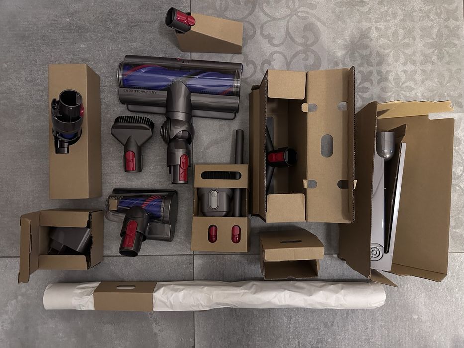 Rura, końcówki do odkurzacza, uchwyt, ładowarka do Dyson v15
