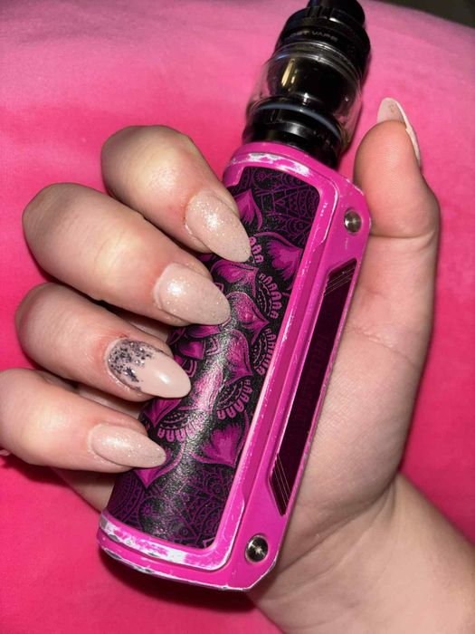 modelelki  na stylizację paznokci.