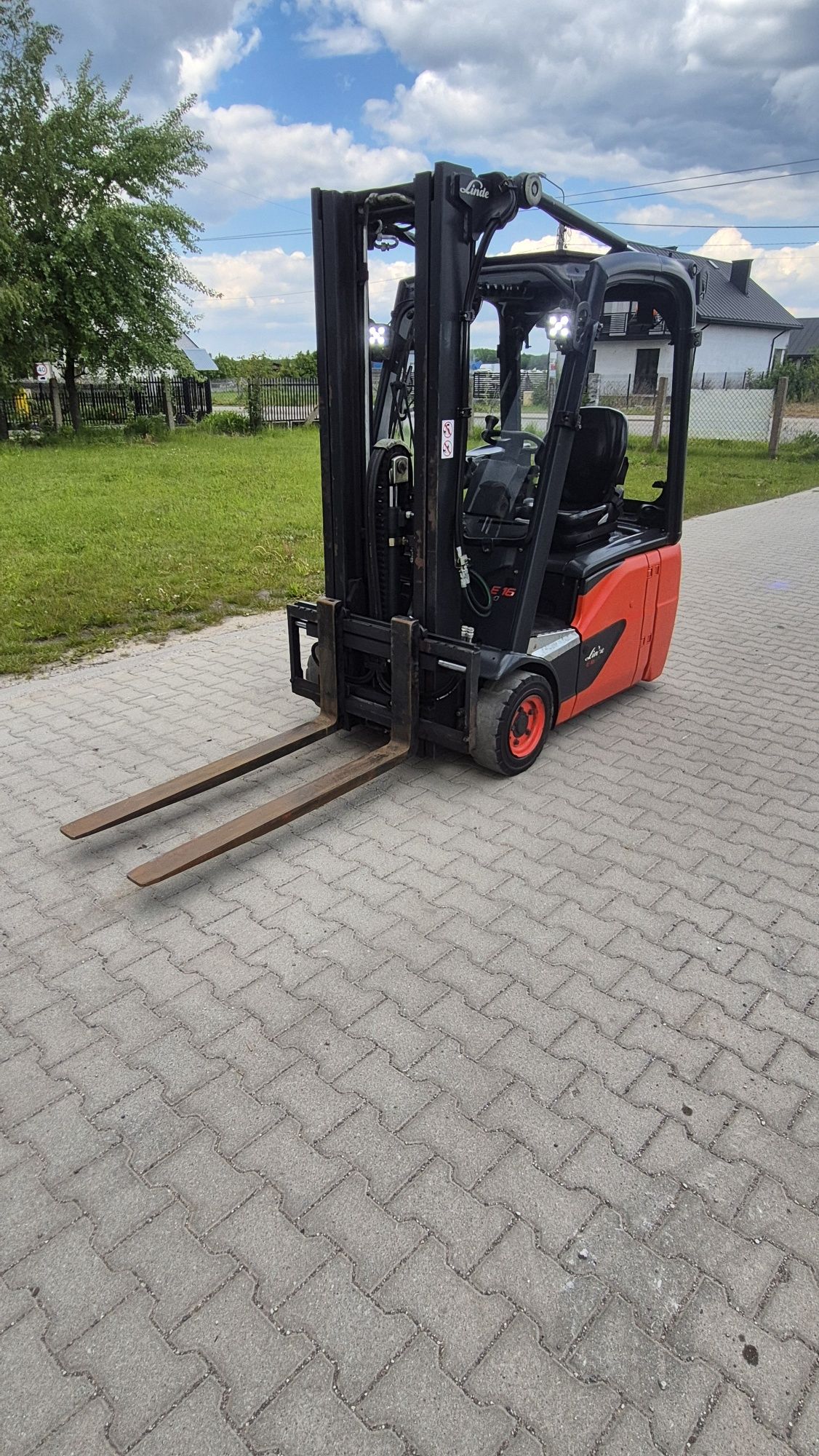 Wózek widłowy LINDE E16,  Triplex, 4sekcje