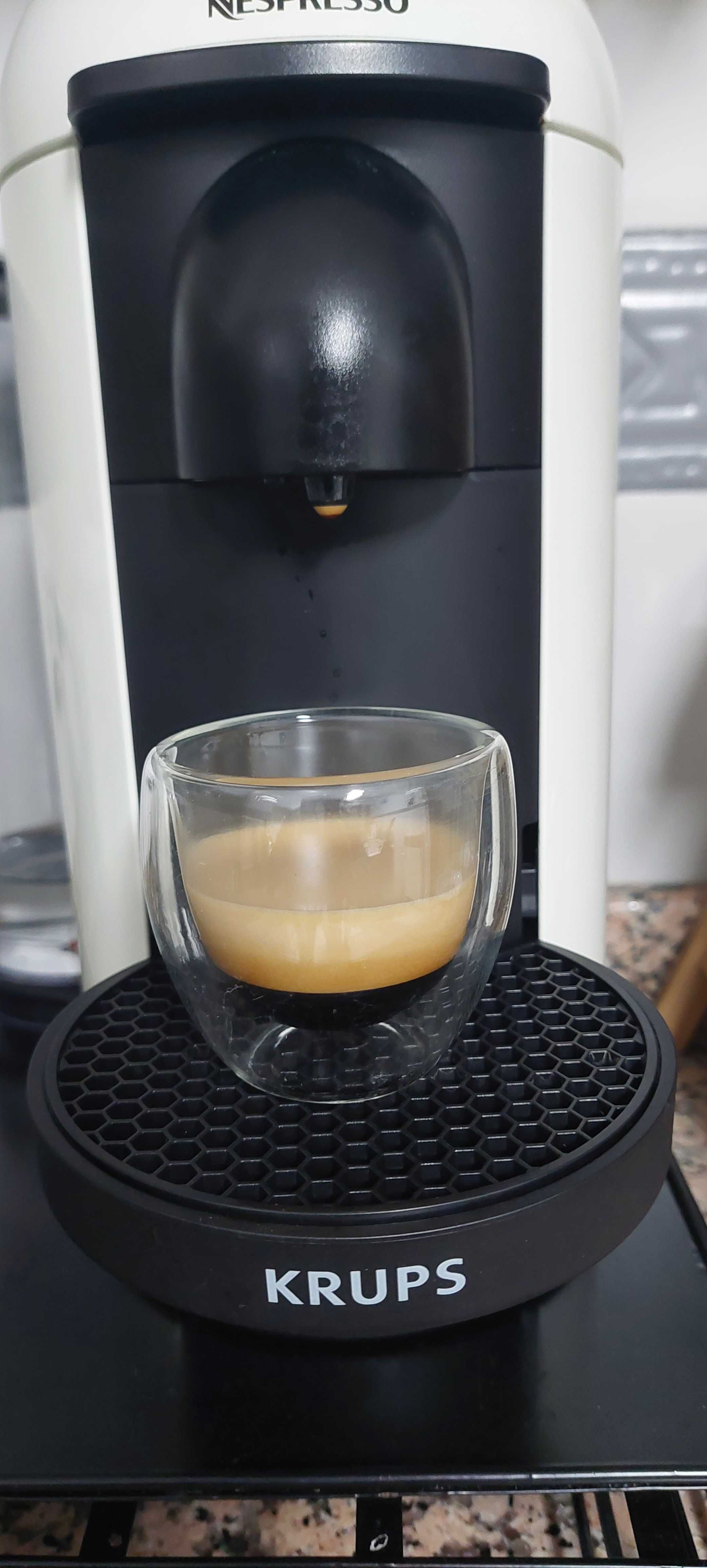 Maquina de cafe Nespresso vertuo plus