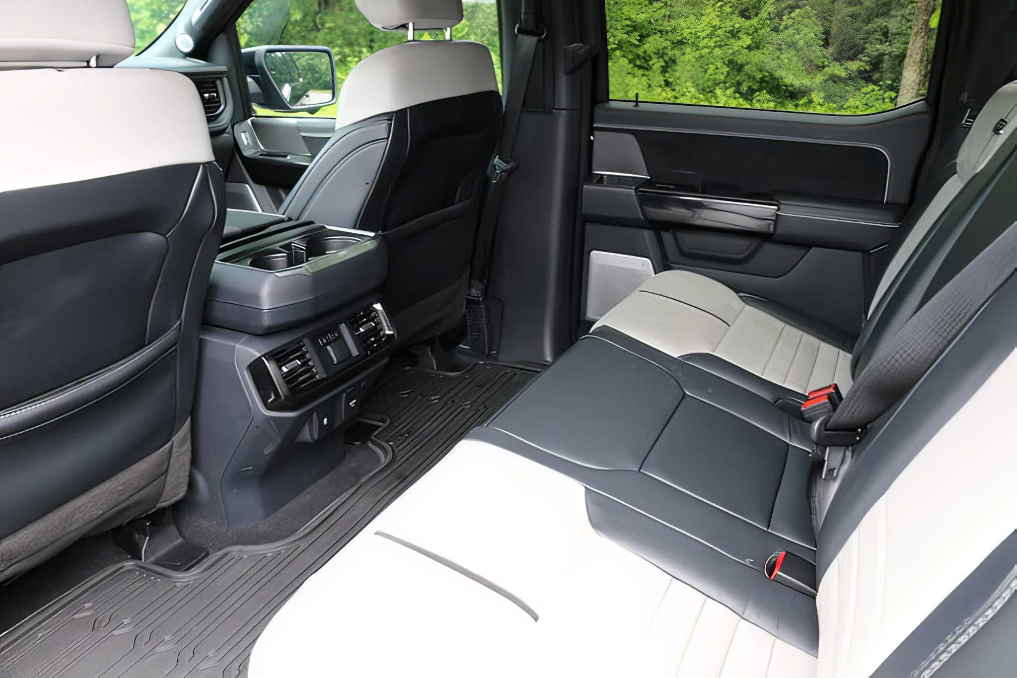2023 Ford F-150 Lightning Platinum