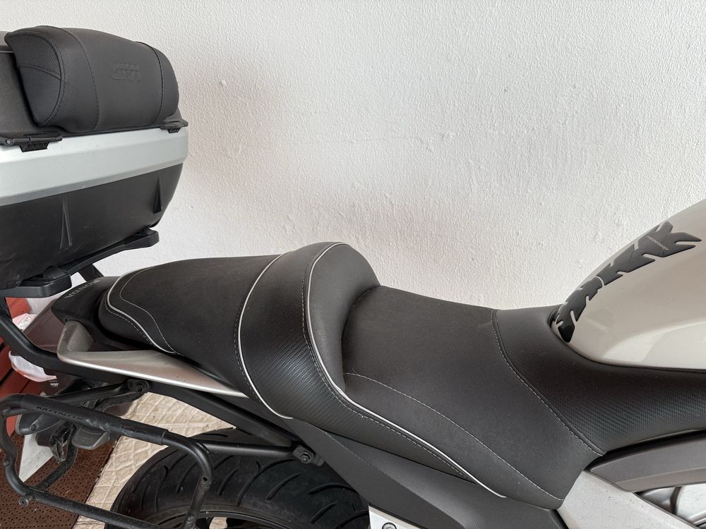 Moto Honda VFR 800x (Cossrunner)
