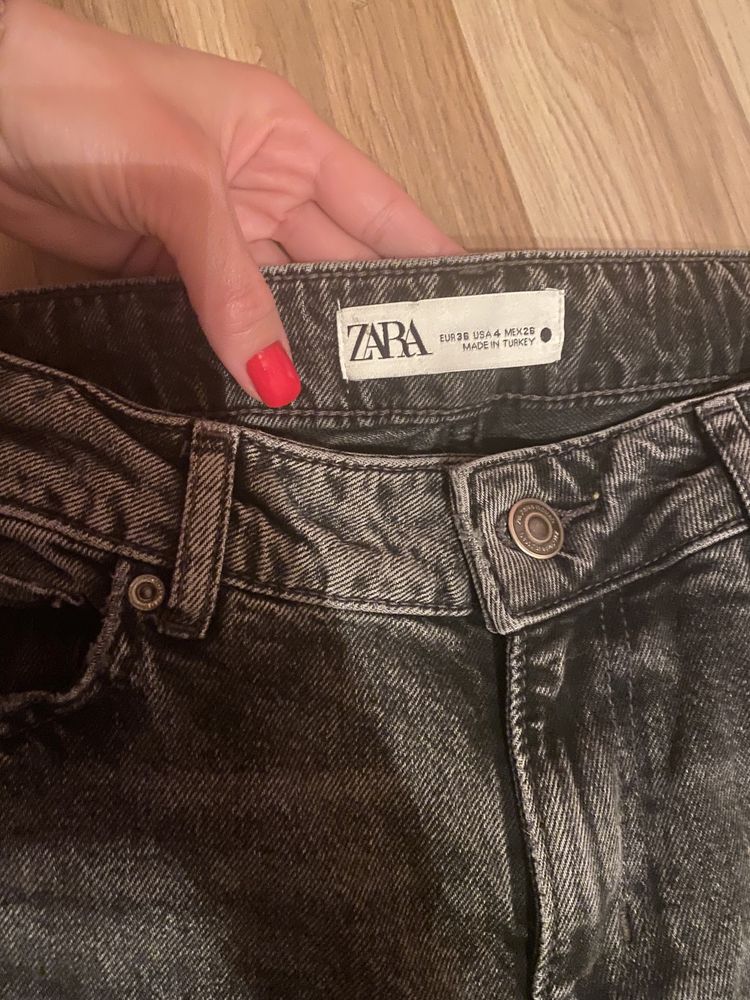 Джинсы Zara