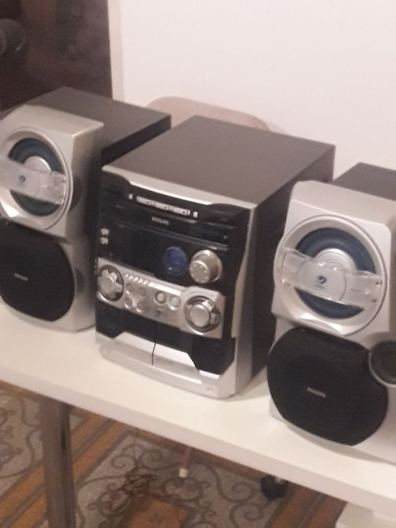 Музыкальный центр PHILIPS, идеальное состояние.