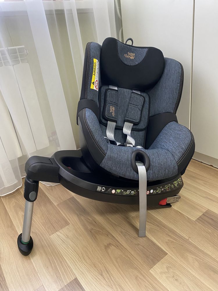 Автокрісло Britax-Romer Dualfix2 R Blue Marble 3 міс.-4 років