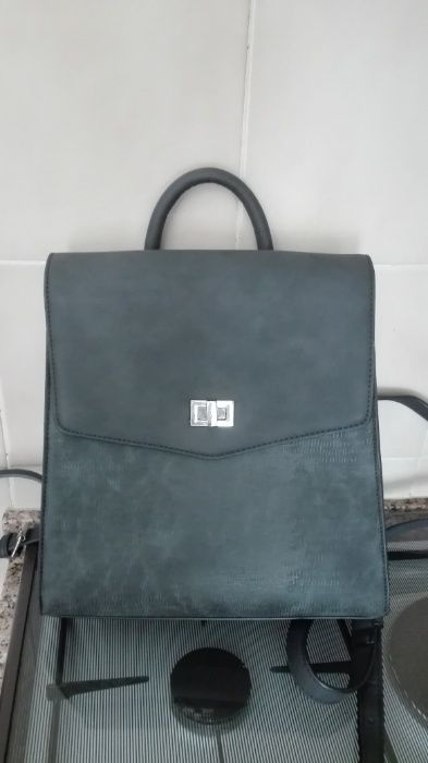 Mala carteira mochila cinzenta marca Vilanova