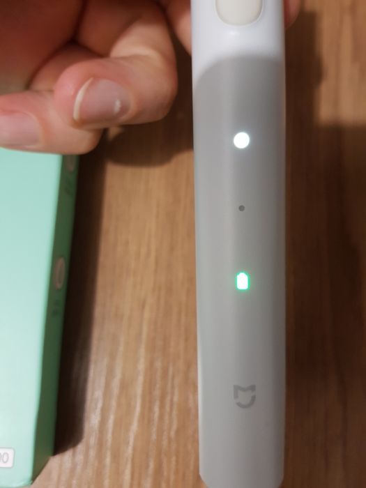 Аккумуляторная зубная щётка