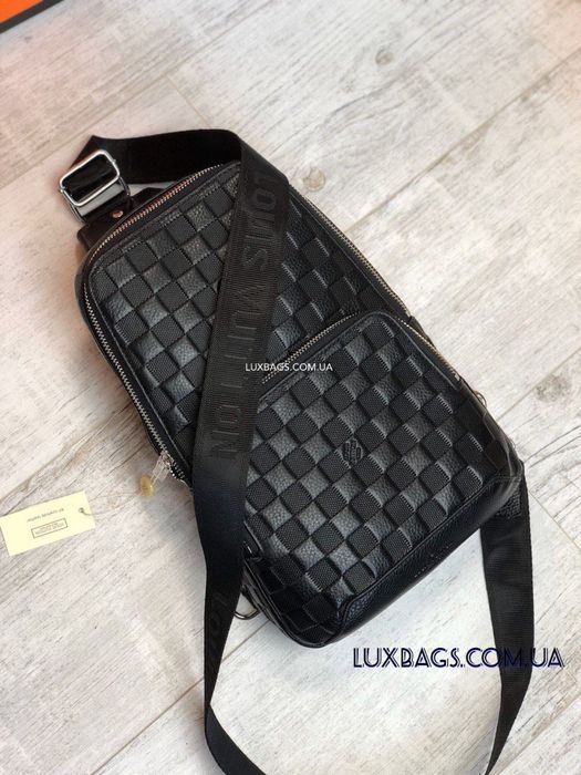 Мужская кожаная нагрудная сумка слинг Louis Vuitton