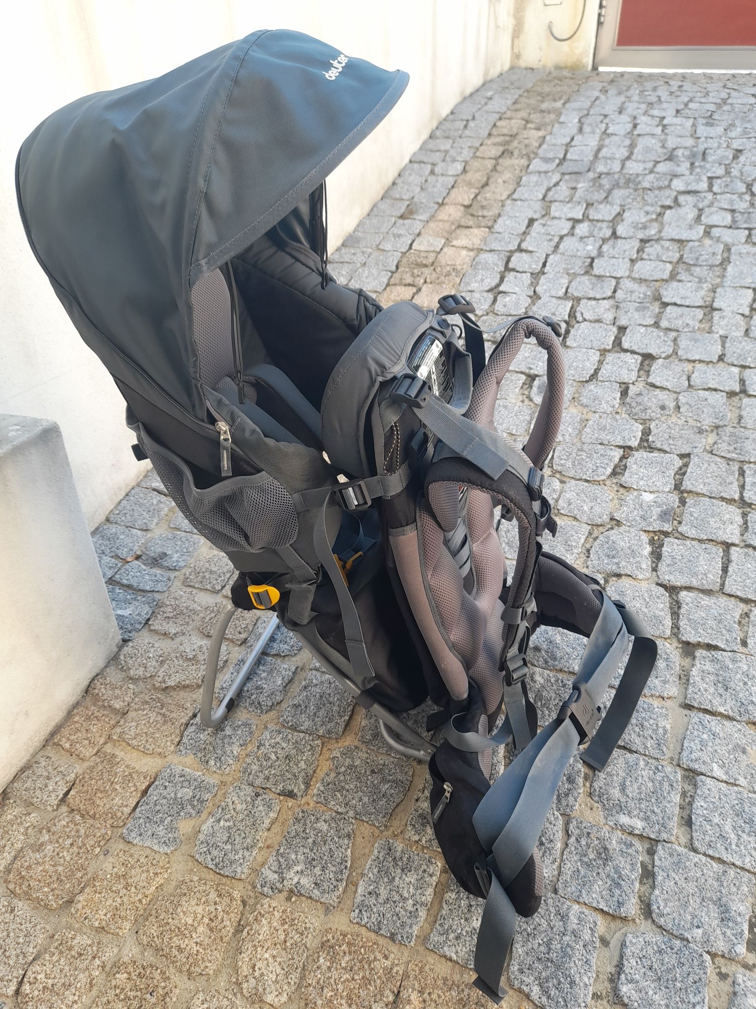 Mochila porta-crianças