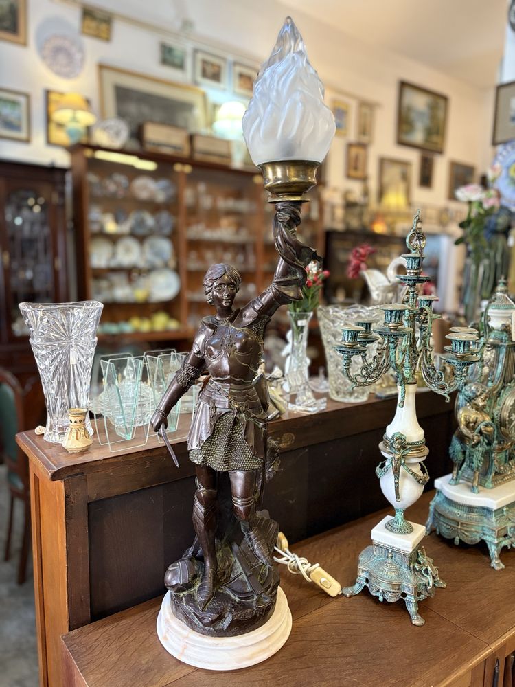 Luminária Art Nouveau em régule, assinada J. Bergès - Joana D’arc