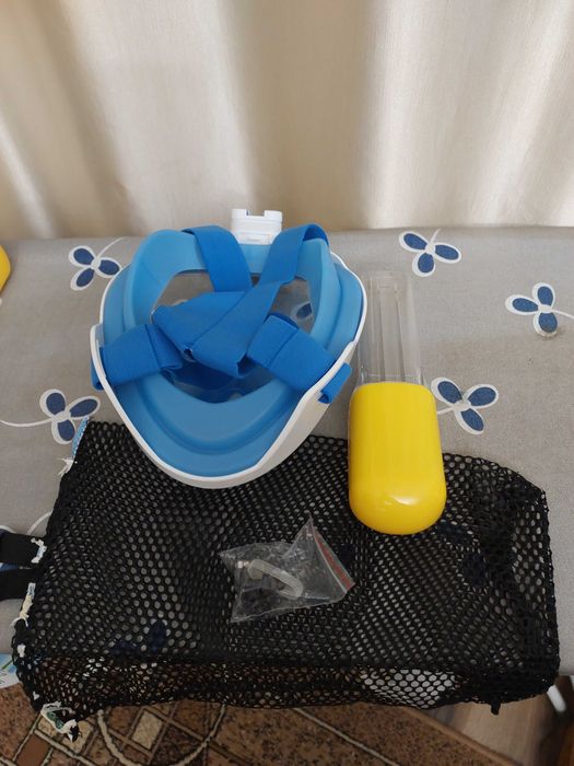 Маска для плавання