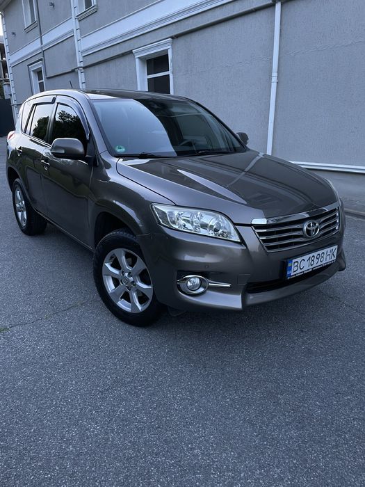 Автомобіль у чудовому стані.