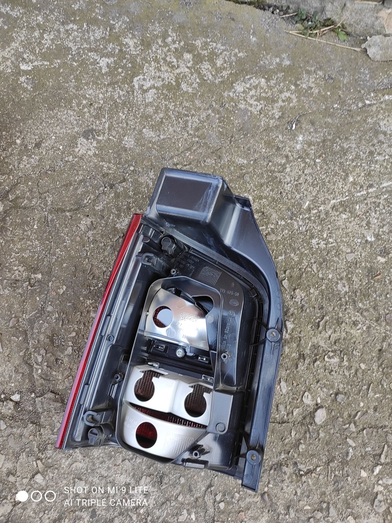 Lampa tył prawa Volkswagen Transporter T5 T6 Hella Oryginał