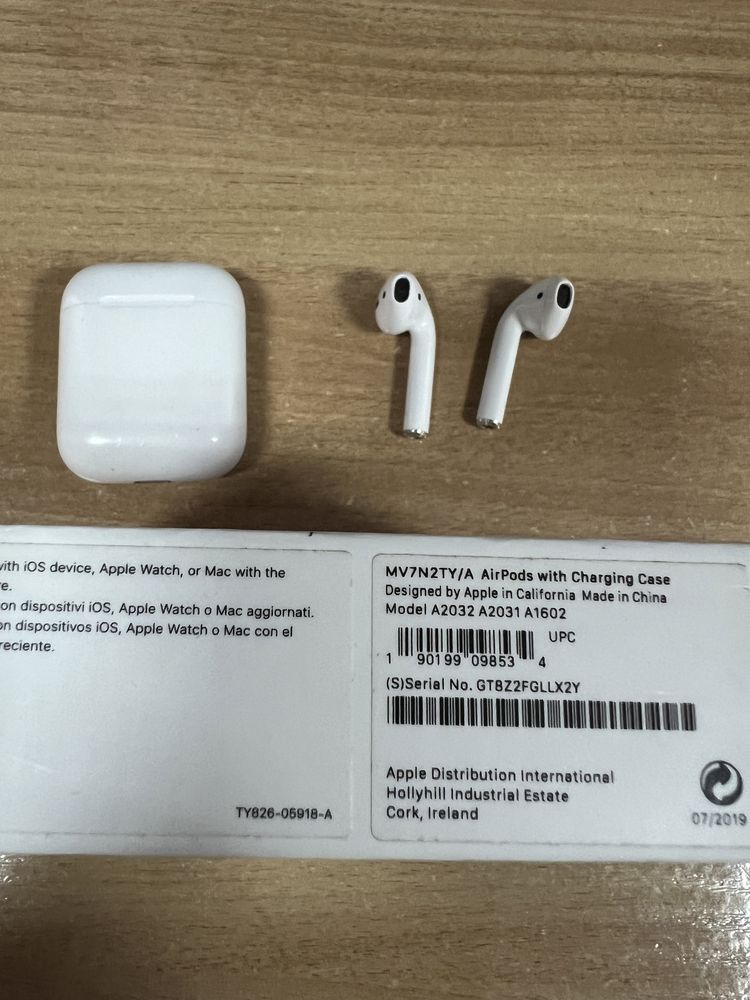 Продам кейс airpods 2