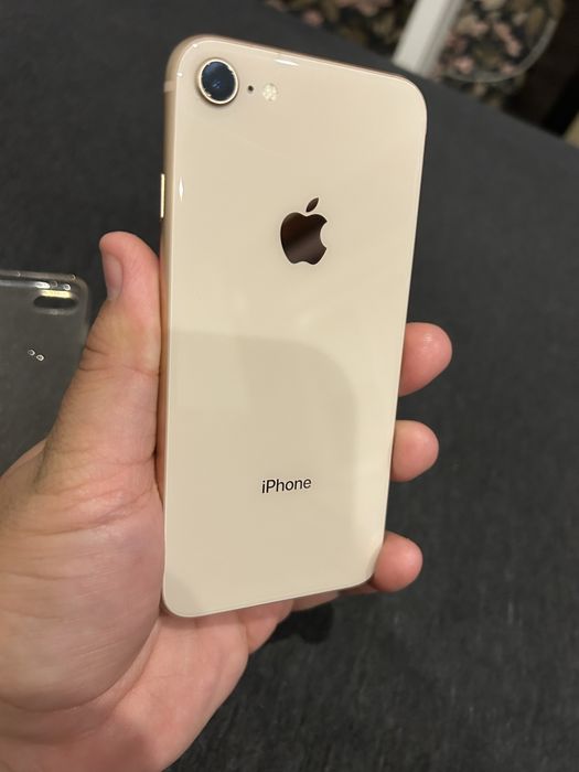 Iphone 8 64GB Como novo VENDO OU TROCO