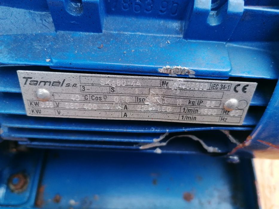 Pompa hydrauliczna z silnikiem i tłokiem