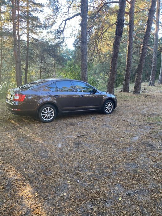 Продаж власного авто Skoda A7 (ліфтбек) 2013 року 1.4