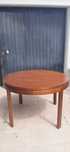 Mesa de madeira maciça extensivel