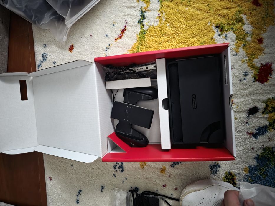 Pack Nintendo Switch OLED – Dock + Caixa + Acessórios + Comando LED