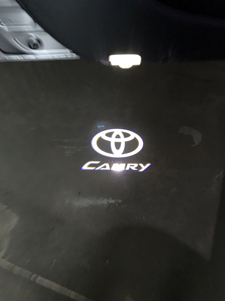 Toyota Camry Land Cruiser 200 Prado 150 логотипи LED