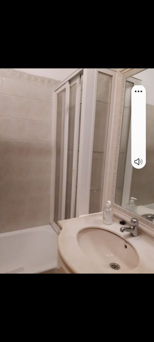 Alugo quarto para solteiro