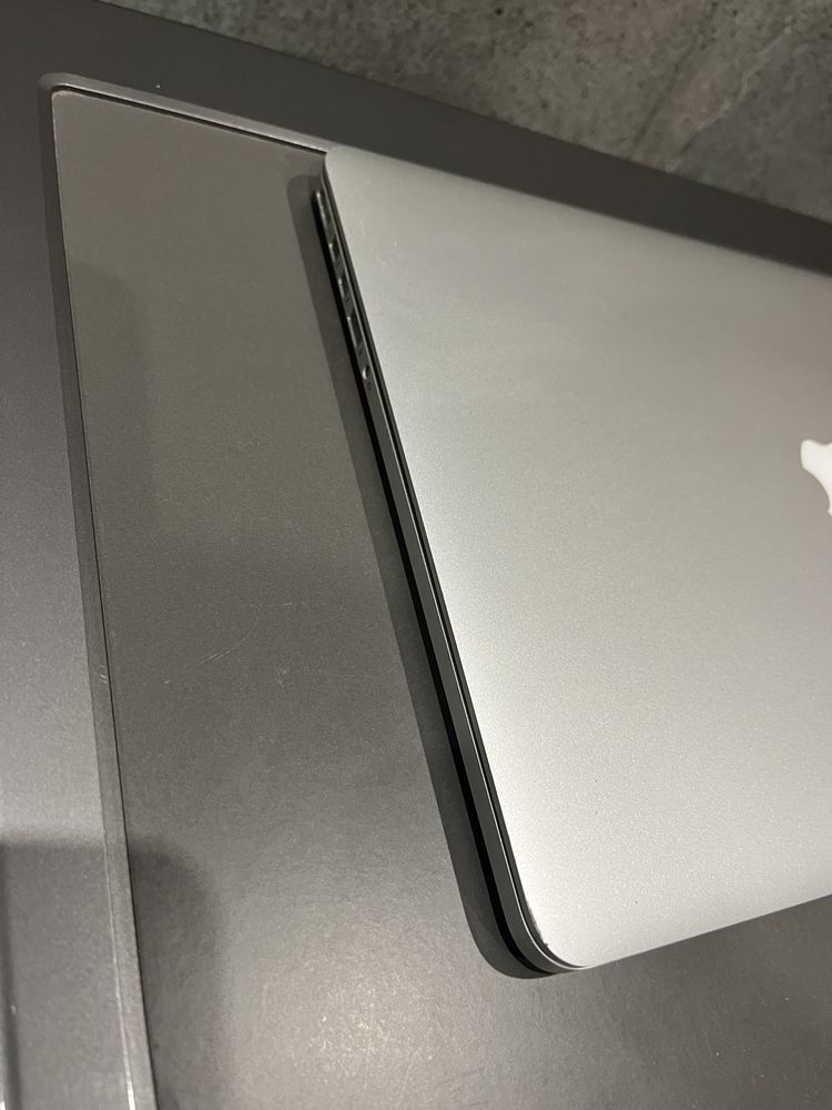 MacBook Pro 15 2015 i7, 16gb, ssd 256gb (33)