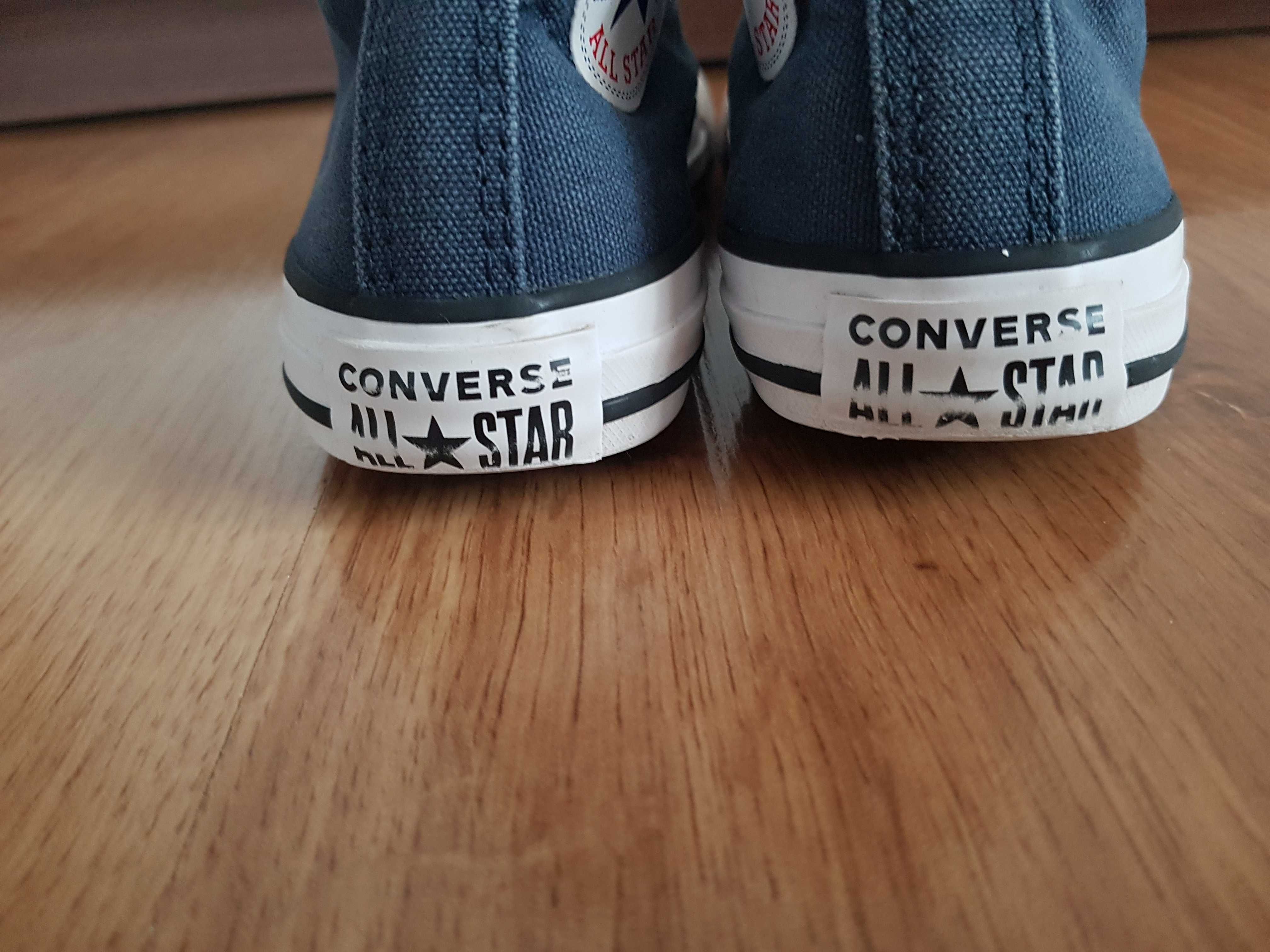 Granatowe wyższe trampki Converse 30