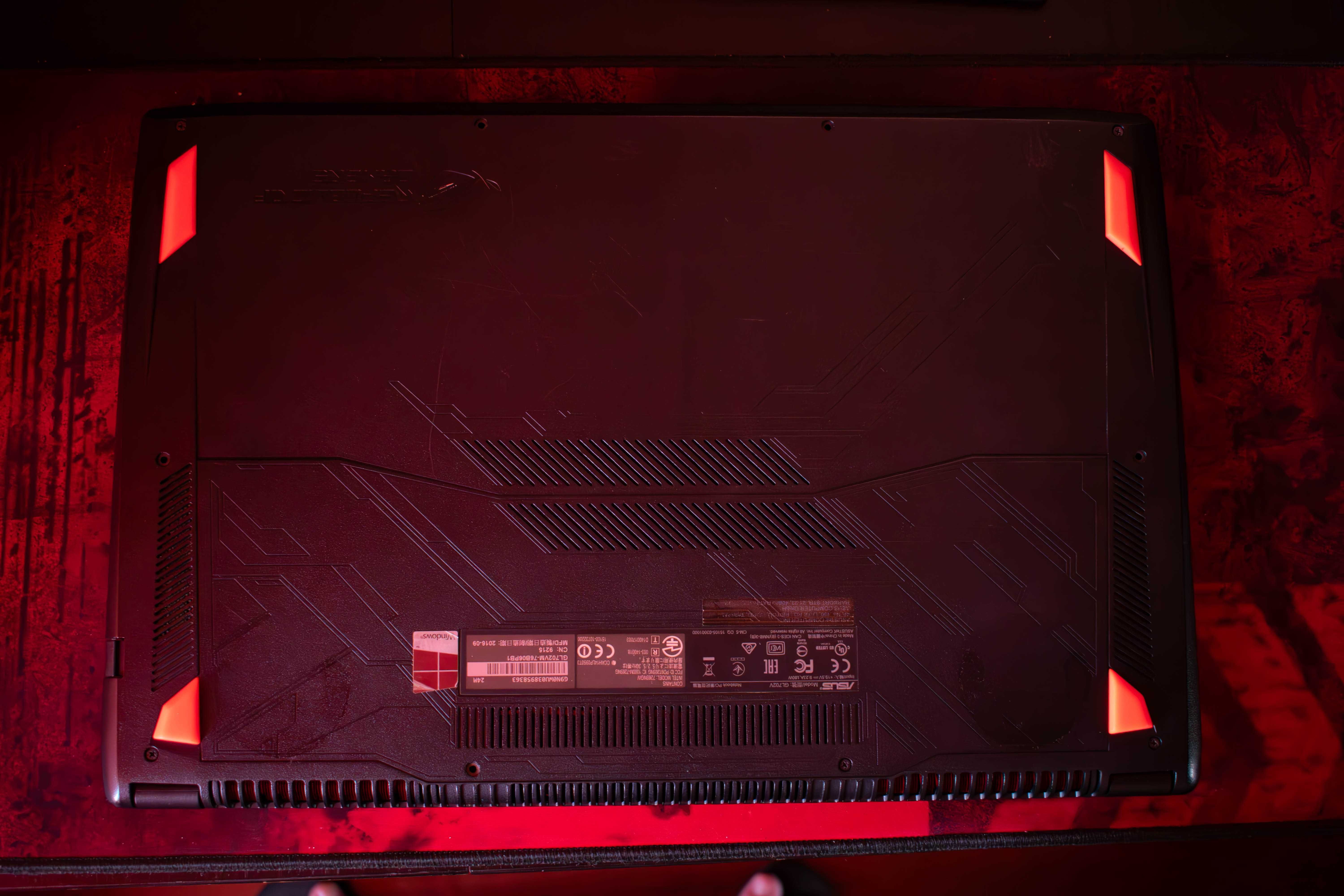 Asus ROG GL702VM [Core-i7] + Mesa de Arrefecimento