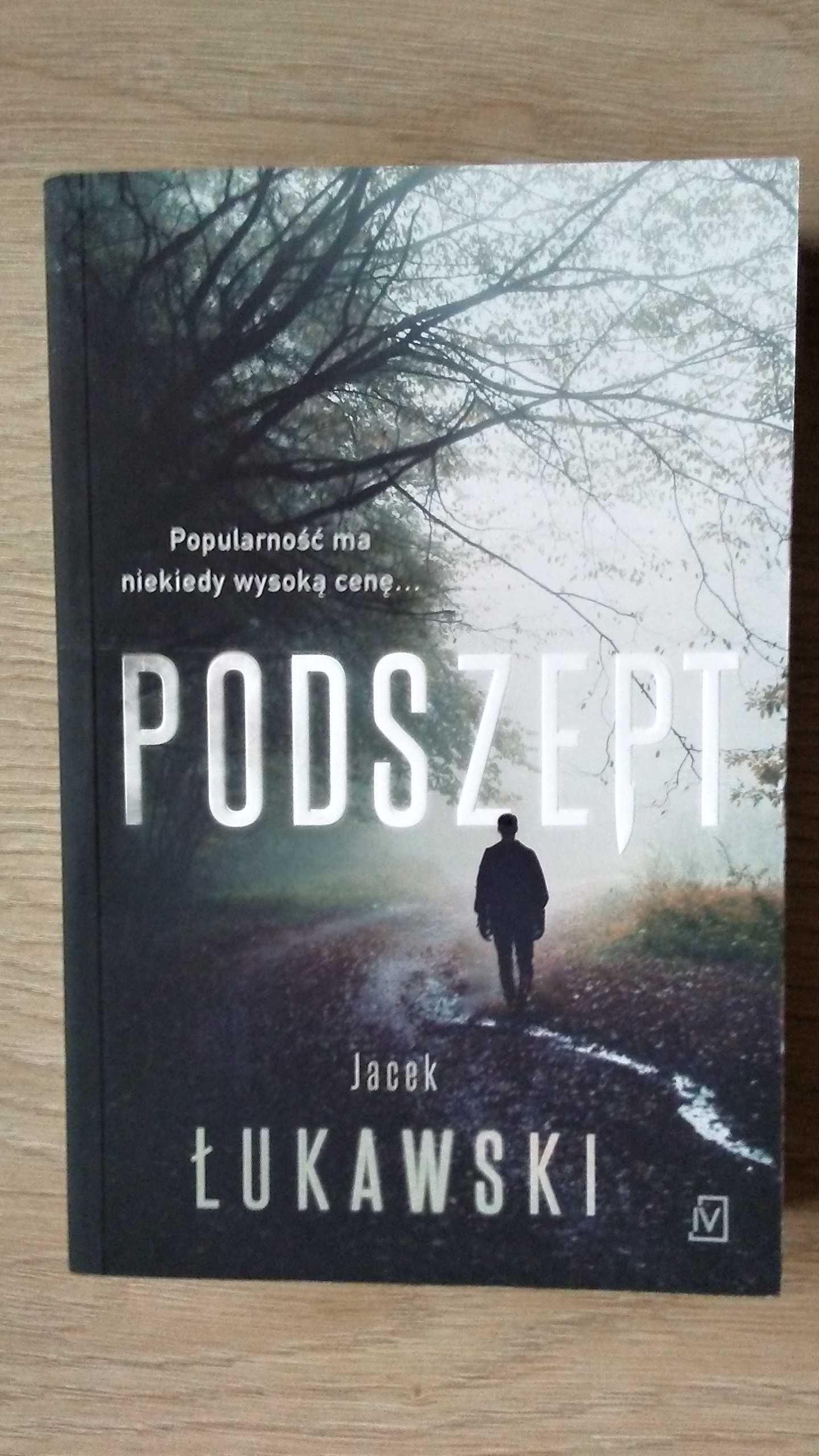 Podszept. Krąg Painera. Tom 2 - J. Łukawski - nowa