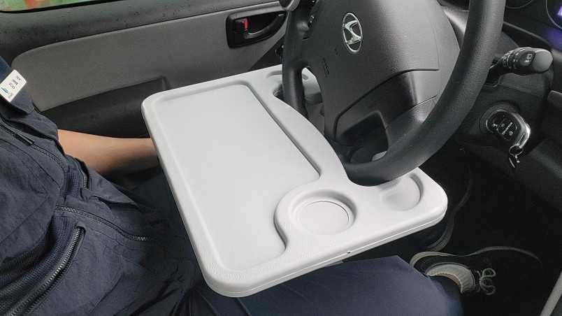 Mesa portátil para o carro