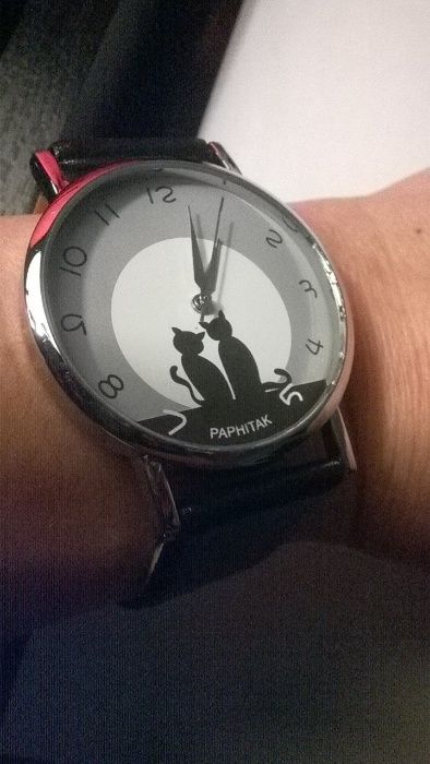 Relógio de pulso, novo com gatos a bom preço!