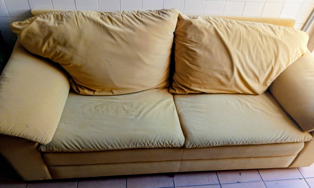 Vendo Sofá pele sintética- Charneca da Caparica
