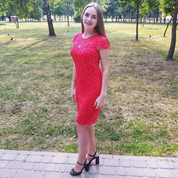 Сукні, костюми 42/44