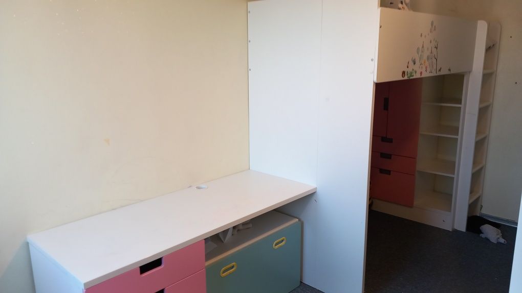Łóżko z antresolą smastad ikea