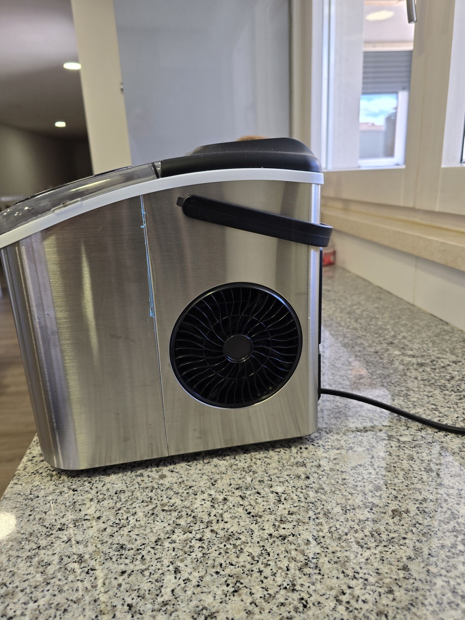 Máquina de fazer gelo