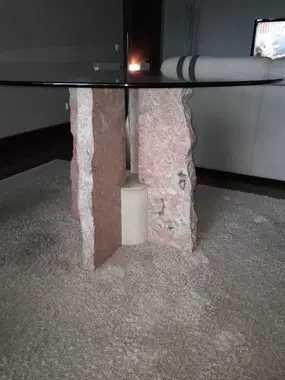 Mesa de Sala em mármore com tampo de vidro design único nova