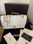Piekna biala torebka Chanel Flap Medium