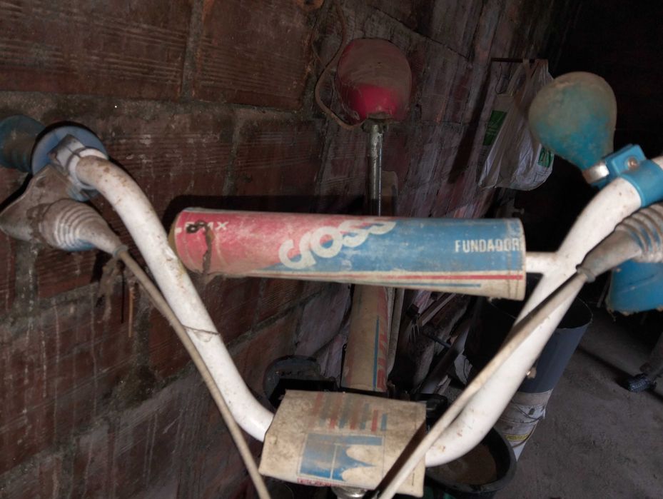 Bicicleta BMX com amortecedor (marca Fundador)