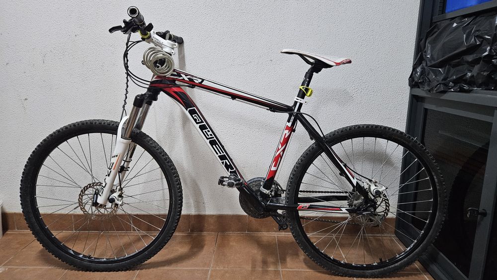 Bicicleta de TT (ForceX) em excelente estado e com muoro pouco uso.